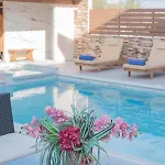 M & S - 4 Bedroom With Heated Pool *