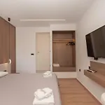 M & S - 4 Bedroom With Heated Pool Παστίδα