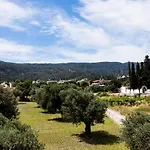 M & S - 4 Bedroom With Heated Pool Παστίδα