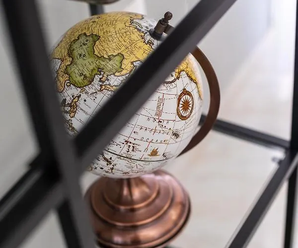 M & S - 4 Bedroom With Heated Pool *