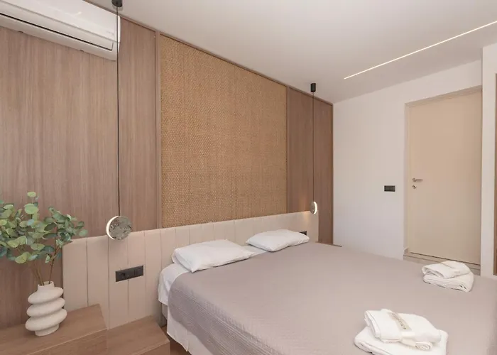 Villa M & S - 4 Bedroom With Heated Pool Pastida