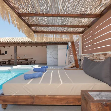 Villa M & S - 4 Bedroom With Heated Pool *