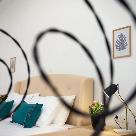 M & S - 4 Bedroom With Heated Pool *