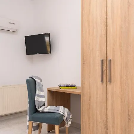 M & S - 4 Bedroom With Heated Pool *