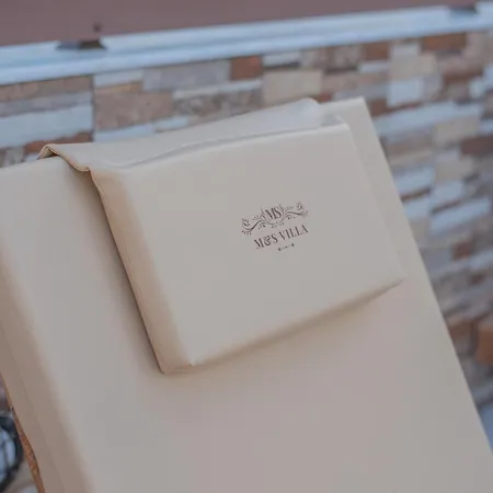 M & S - 4 Bedroom With Heated Pool Villa *