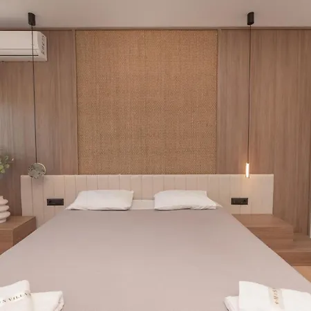 Villa M & S - 4 Bedroom With Heated Pool