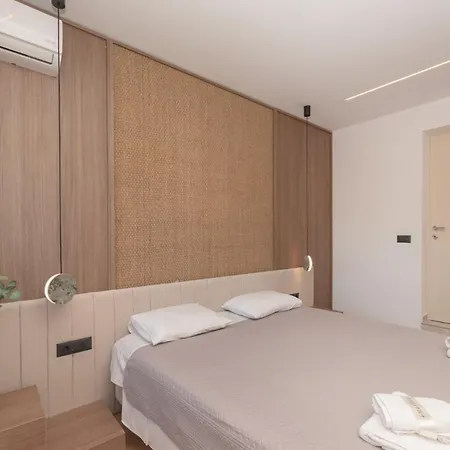 Villa M & S - 4 Bedroom With Heated Pool Pastida