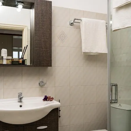 M & S - 4 Bedroom With Heated Pool * Pastida