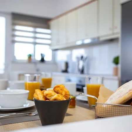 M & S - 4 Bedroom With Heated Pool *