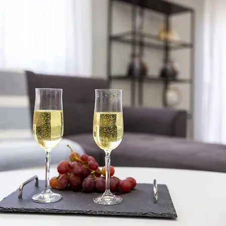 M & S - 4 Bedroom With Heated Pool Villa *