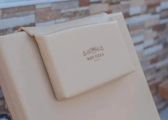 M & S - 4 Bedroom With Heated Pool Villa *