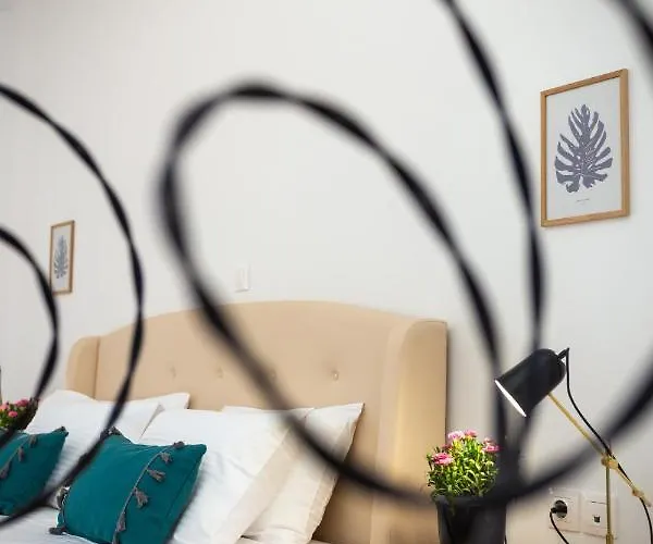 M & S - 4 Bedroom With Heated Pool *