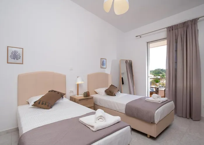 Villa M & S - 4 Bedroom With Heated Pool *